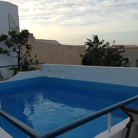 Oias Sunset Aparthotel